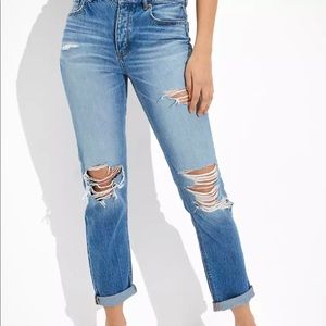 American Eagle Ripped Tomgirl Jeans 6P EUC